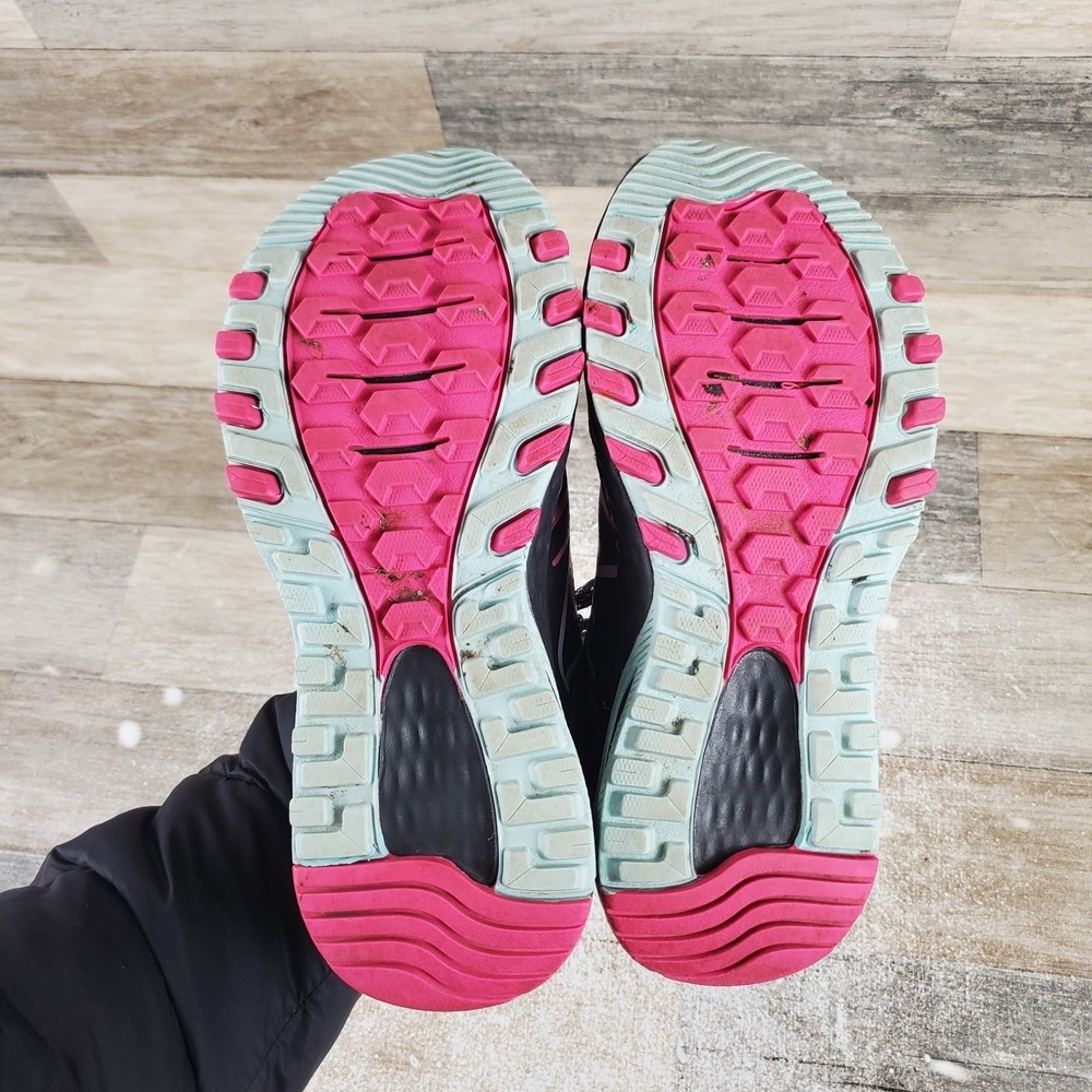 New Balance 410 V8 Womens Shoes Sz‎ 7 B Black Hi-Pink Bright Cyan Sneakers - Picture 8 of 10